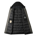 Doudoune noire ouverte avec capuche, intérieur matelassé, étiquette visible, idéale pour l'hiver. Veste chaude et élégante pour homme.