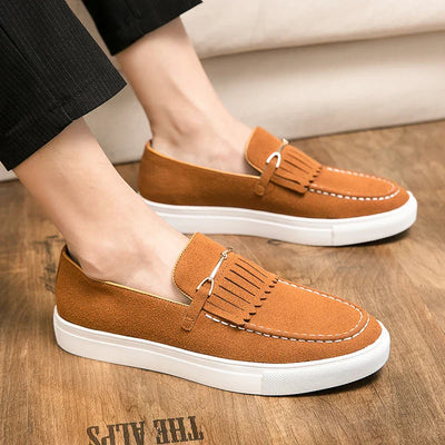 Elegante mocasín de ante para hombre