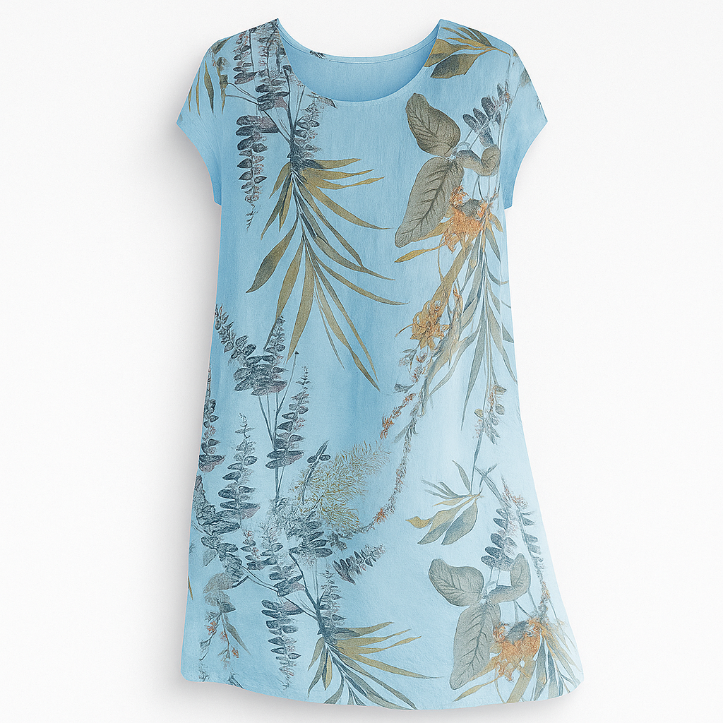 Robe d'été bleue à manches courtes avec imprimé floral tropical, feuilles vertes et fleurs orange, style décontracté, mode féminine tendance.