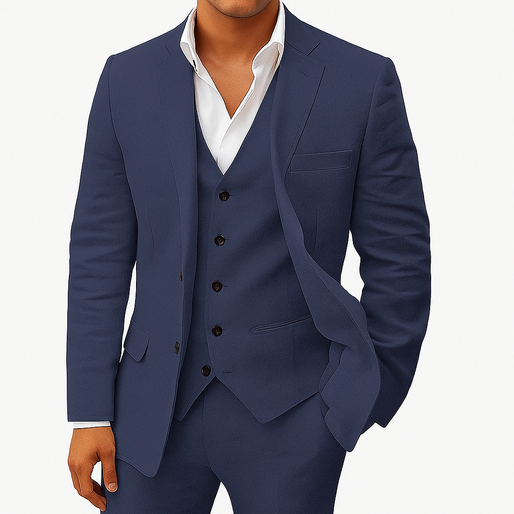 Homme en costume bleu marine élégant, chemise blanche, posant de face. Mode masculine, tenue formelle, style classique, costume trois pièces.