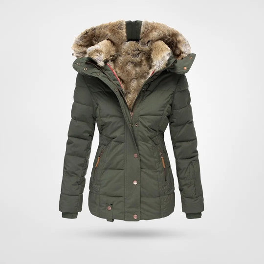 Veste d'hiver femme vert kaki avec capuche doublée de fausse fourrure, fermeture éclair, boutons, poches zippées, style matelassé chaud et élégant.