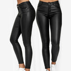 Pantalon skinny noir en similicuir pour femme, taille haute, style moderne, idéal pour mode urbaine et tenue décontractée.