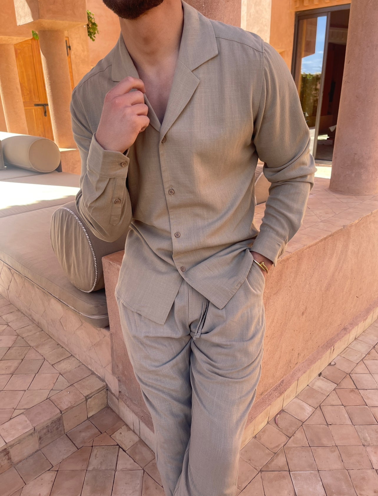 Conjunto de lino para hombre: elegancia y ligereza para el verano