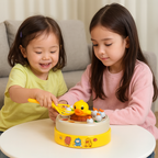 Deux enfants jouent avec un jeu de pêche aux canards sur une table blanche. Jeu interactif, jouet éducatif, amusement enfantin, intérieur.