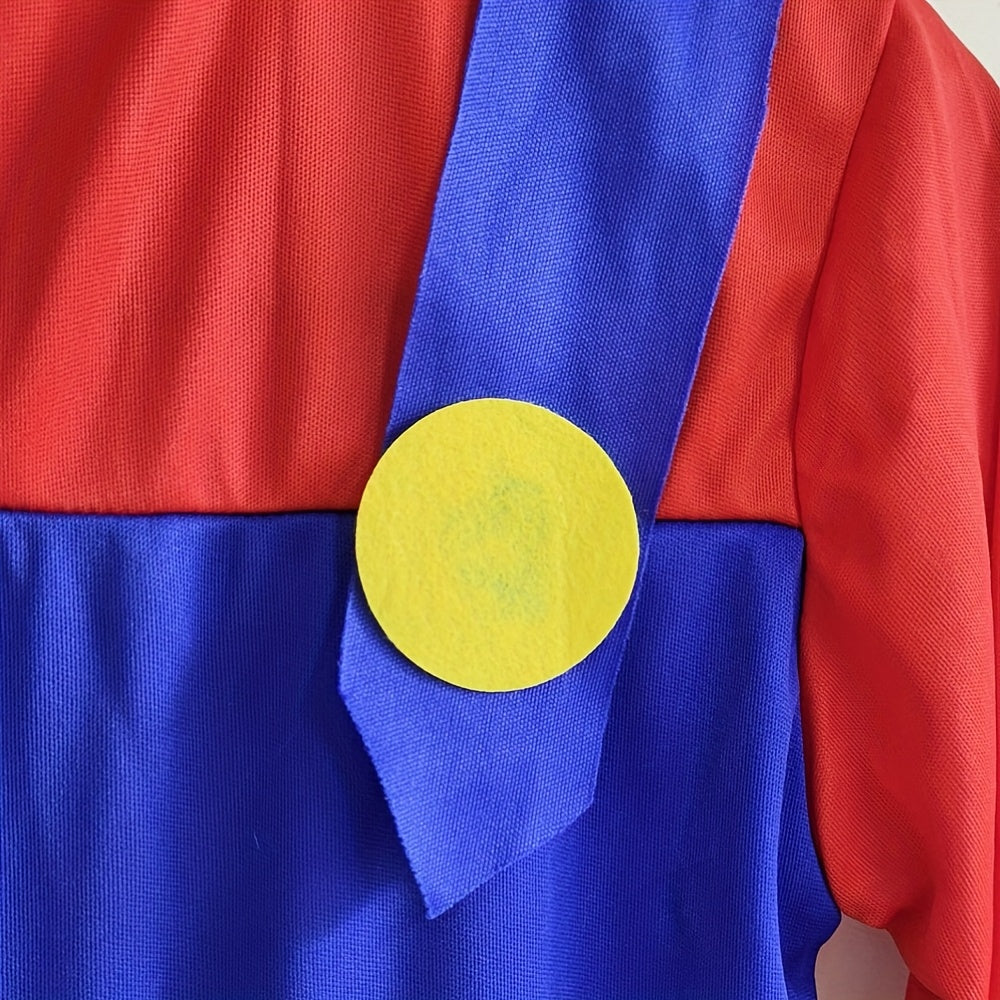 Costume de personnage de jeu vidéo avec salopette bleue, chemise rouge et bouton jaune. Tenue iconique pour cosplay ou événement geek.