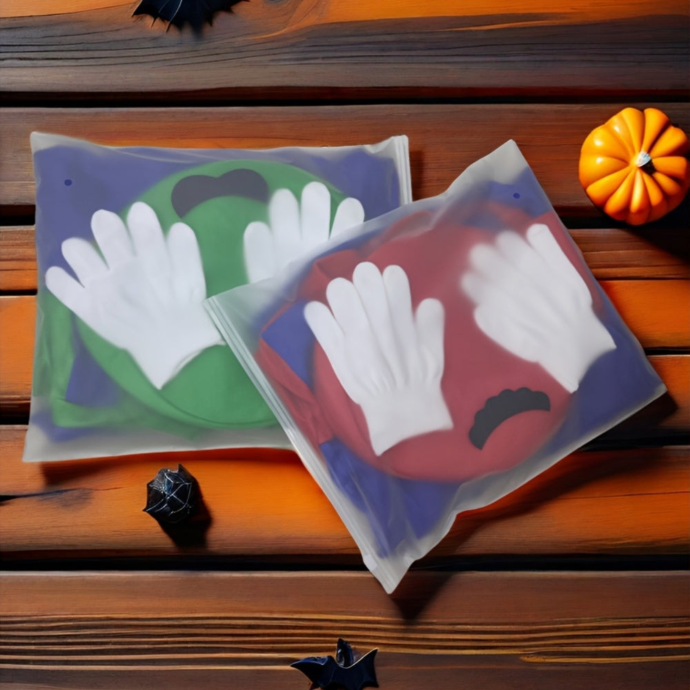 Costumes de jeu vidéo dans des sacs en plastique sur une table en bois, avec citrouille et décorations d'Halloween. Accessoires de gants blancs inclus.