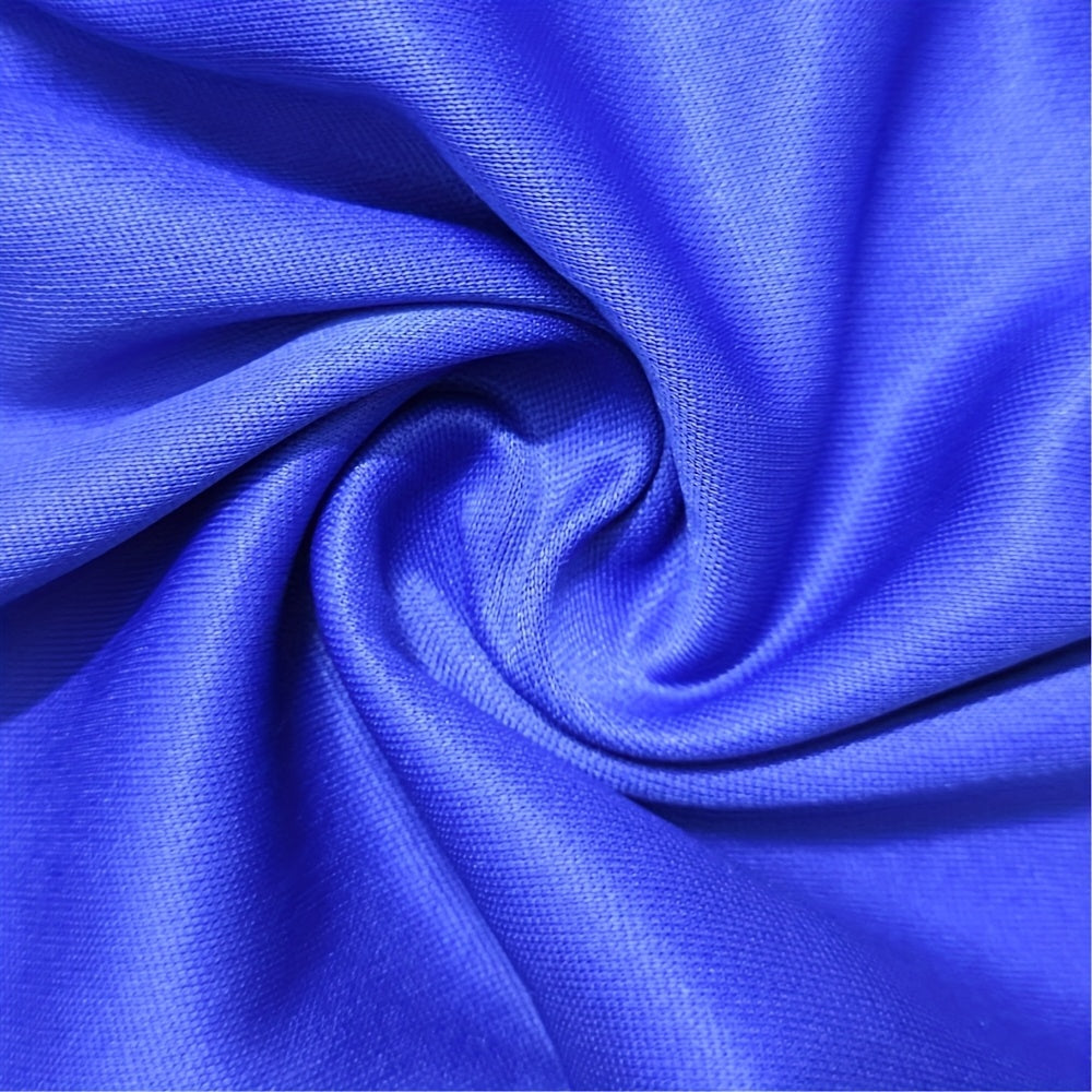 Tissu bleu vif enroulé, texture douce et soyeuse, textile polyester, fond textile vibrant, motif tourbillon, design moderne et élégant.