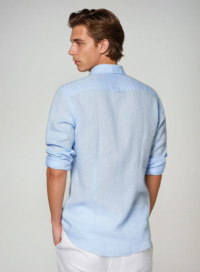 Camisa de lino azul claro
