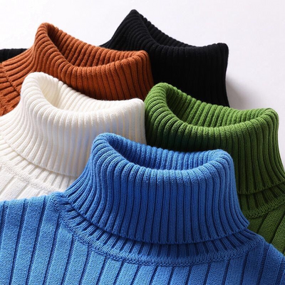 Maglione a collo alto in lana merino da uomo