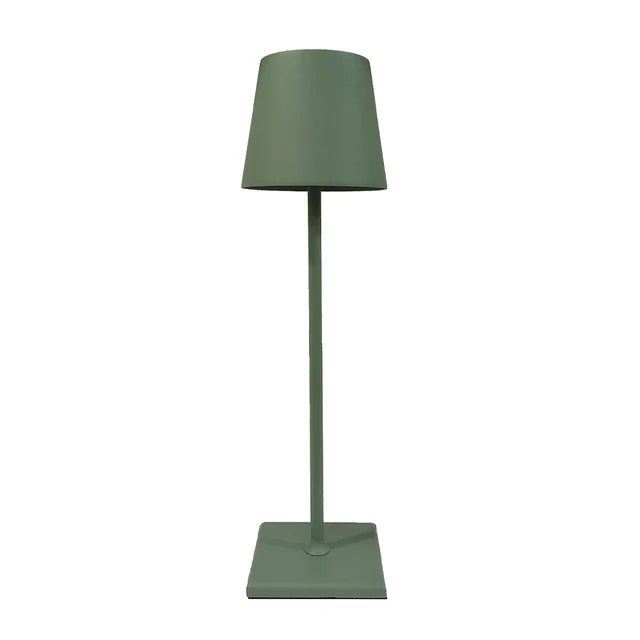 Lampe de table moderne verte, design minimaliste, abat-jour cylindrique, base carrée, éclairage intérieur élégant, décoration contemporaine.