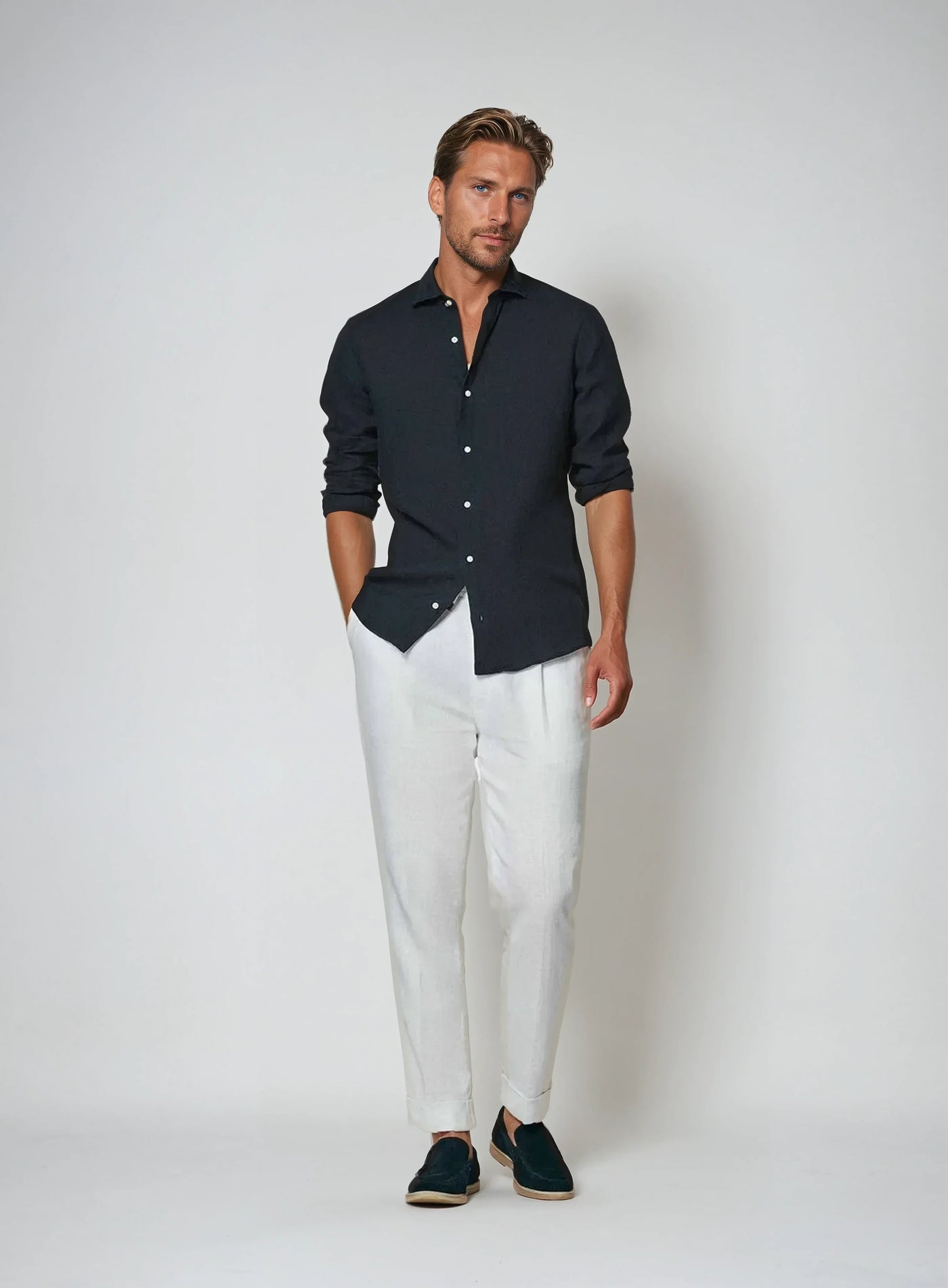 Camisa de lino azul marino