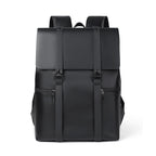 Sac à dos noir en cuir synthétique, design moderne avec bretelles ajustables, idéal pour le voyage et le quotidien. Accessoire mode tendance.