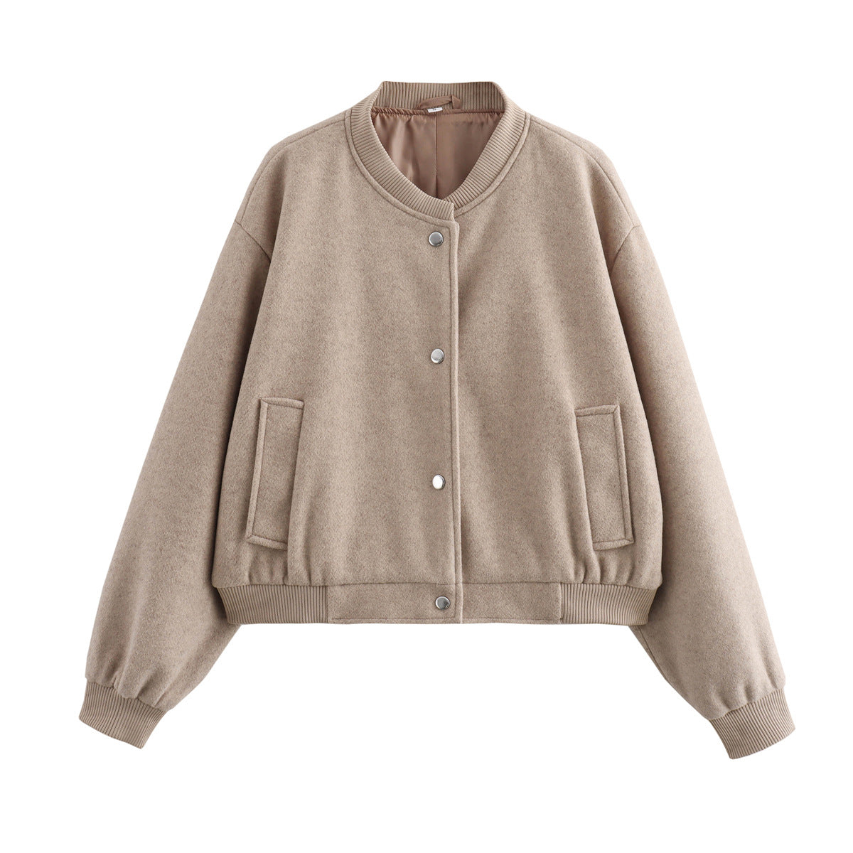 Veste bomber beige en laine, manches longues, boutons-pression, poches latérales. Mode automne-hiver, style décontracté et élégant.