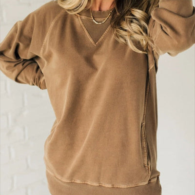 Ribbed knit sweater with side pockets for women