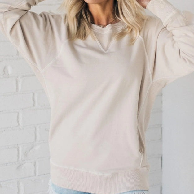 Ribbed knit sweater with side pockets for women