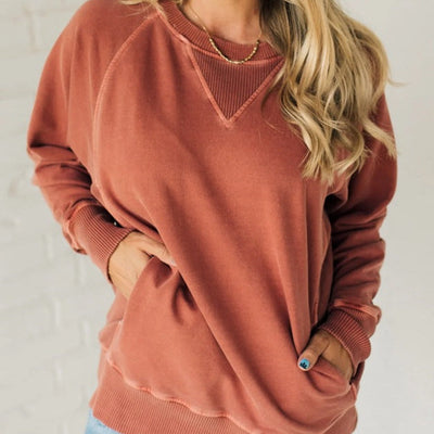 Ribbed knit sweater with side pockets for women