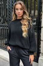 Oversized striktrøje til kvinder med rund hals og ballonærmer