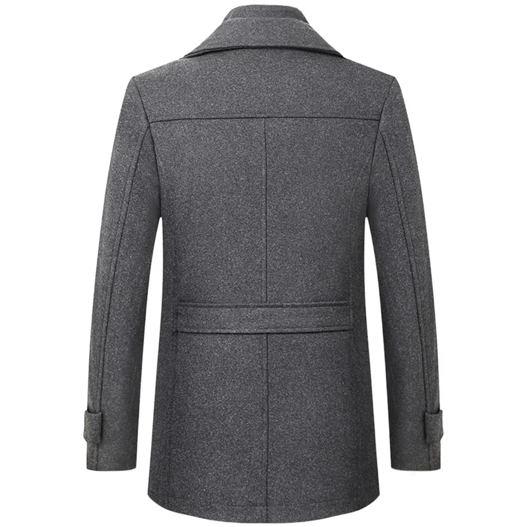 Manteau gris homme en laine, coupe classique, col à revers, manches longues, style élégant et intemporel, idéal pour l'hiver et les occasions formelles.