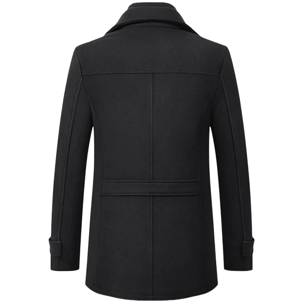 Manteau homme noir élégant, coupe ajustée, col rabattu, manches longues, style classique. Vêtement d'hiver chaud et tendance.