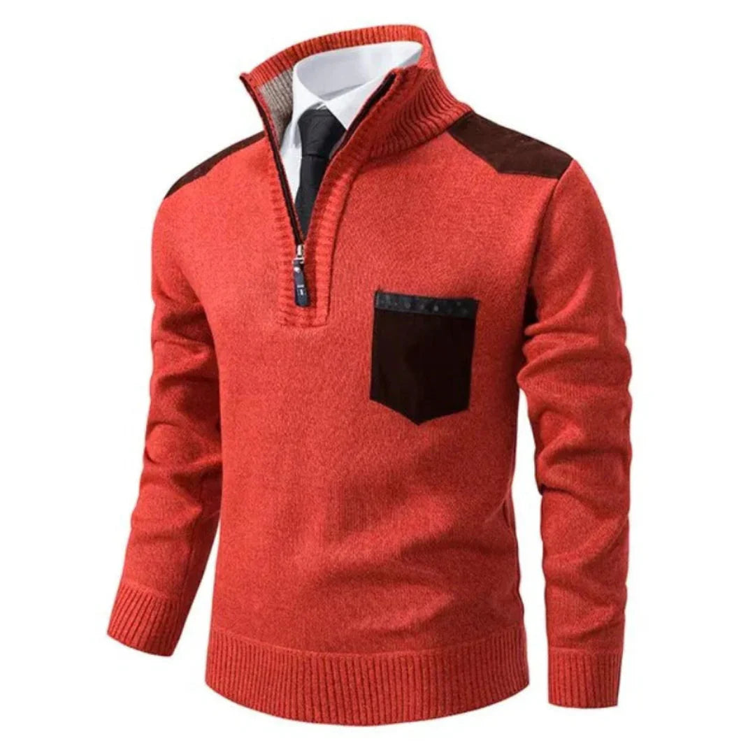 Pull rouge à col zippé pour homme, avec poche poitrine contrastée et empiècements marron, idéal pour un look élégant et décontracté.