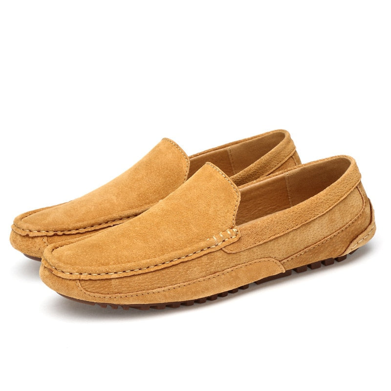 Mocassins en daim beige pour homme, élégants et confortables, semelle antidérapante, style décontracté, parfaits pour toutes occasions.