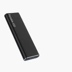 Disque SSD portable noir, compact et élégant, avec connecteur USB-C, idéal pour le stockage externe rapide et sécurisé des données numériques.