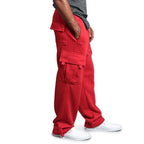 Pantalon cargo rouge pour homme, poches multiples, style décontracté, coupe ample, tissu confortable, idéal pour mode urbaine et activités extérieures.