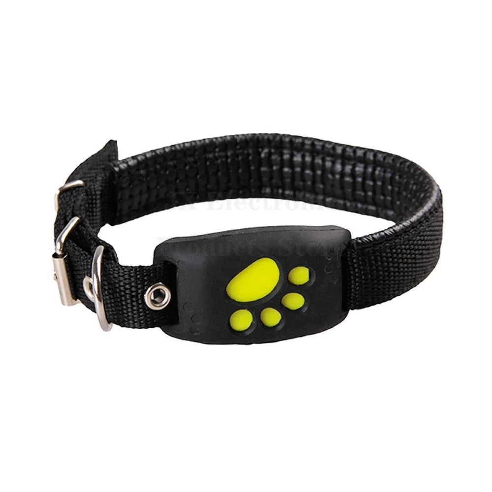 Collier anti-aboiement pour chien, noir avec motif patte jaune, boucle réglable, accessoire dressage canin, contrôle aboiements efficace.