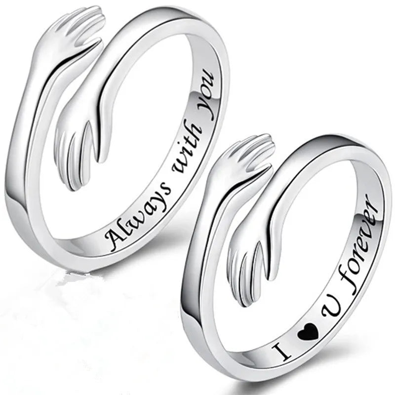 Bagues en argent avec design de bras enlacés, gravées "Always with you" et "I ♥ U forever". Bijoux romantiques, cadeau d'amour.