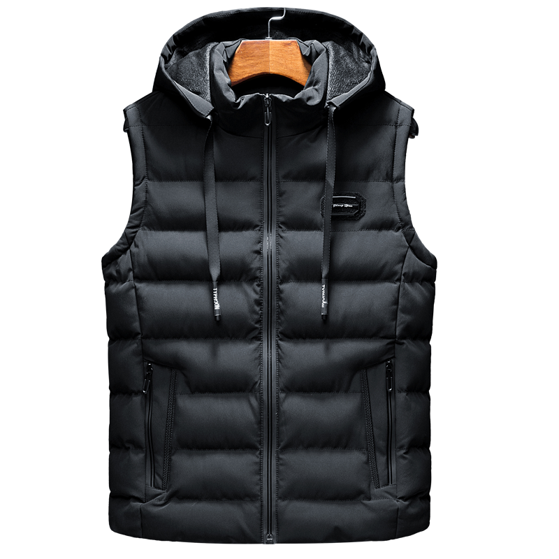 Gilet sans manches noir matelassé avec capuche, fermeture éclair, poches zippées. Vêtement d'hiver chaud et tendance pour homme.