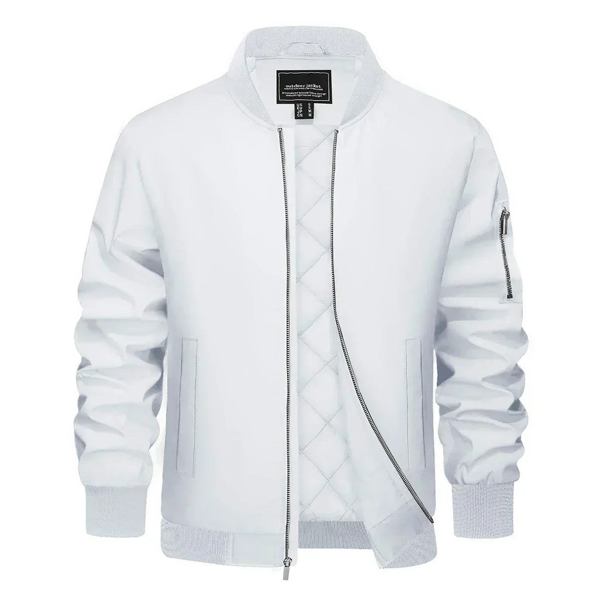 Blouson bomber blanc pour homme avec fermeture éclair, poches latérales et manche, style moderne et tendance, idéal pour la mode urbaine.