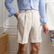 Pantalones cortos ajustados para hombre - 100 % algodón - Pliegues delanteros - Dobladillo con puños - Largo hasta la rodilla