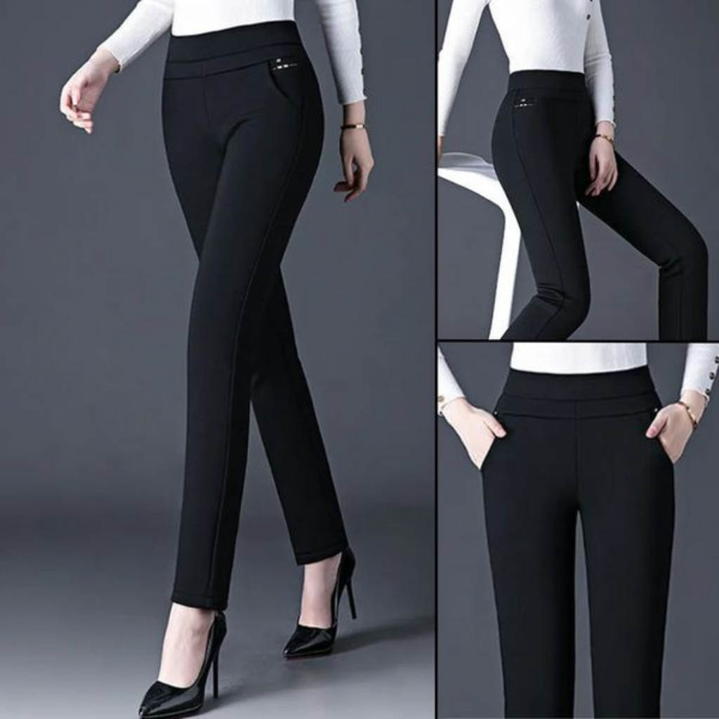 Pantalon noir femme élégant, taille haute, coupe slim, avec poches, porté avec des talons noirs. Mode féminine chic et moderne.