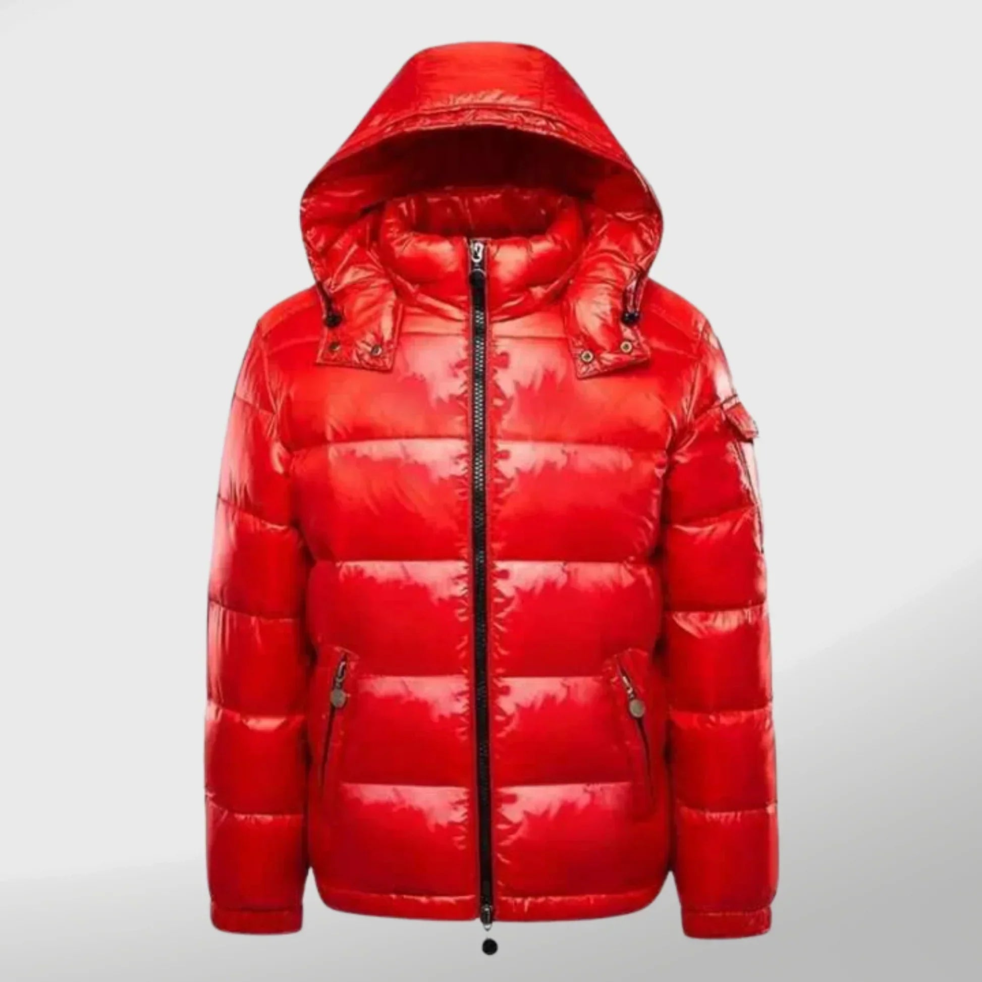Doudoune rouge brillante avec capuche, fermeture éclair centrale, poches zippées, style moderne et chaud, idéale pour l'hiver.