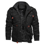 Veste homme noire en coton, style militaire, avec capuche amovible, poches multiples et fermeture éclair. Mode automne-hiver tendance.