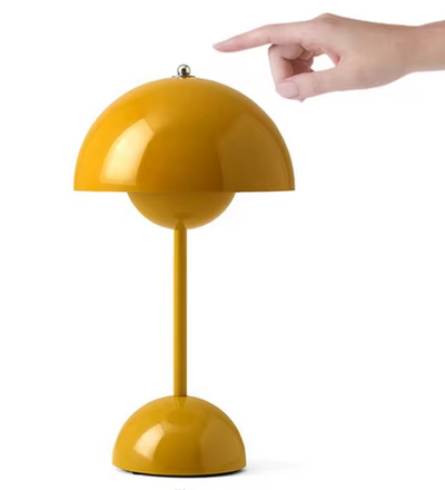 Lámpara de mesa LED con ondas de luz.