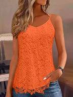 Débardeur en dentelle orange pour femme, motif floral, bretelles fines, style décontracté, idéal pour l'été. Mode féminine tendance et élégante.