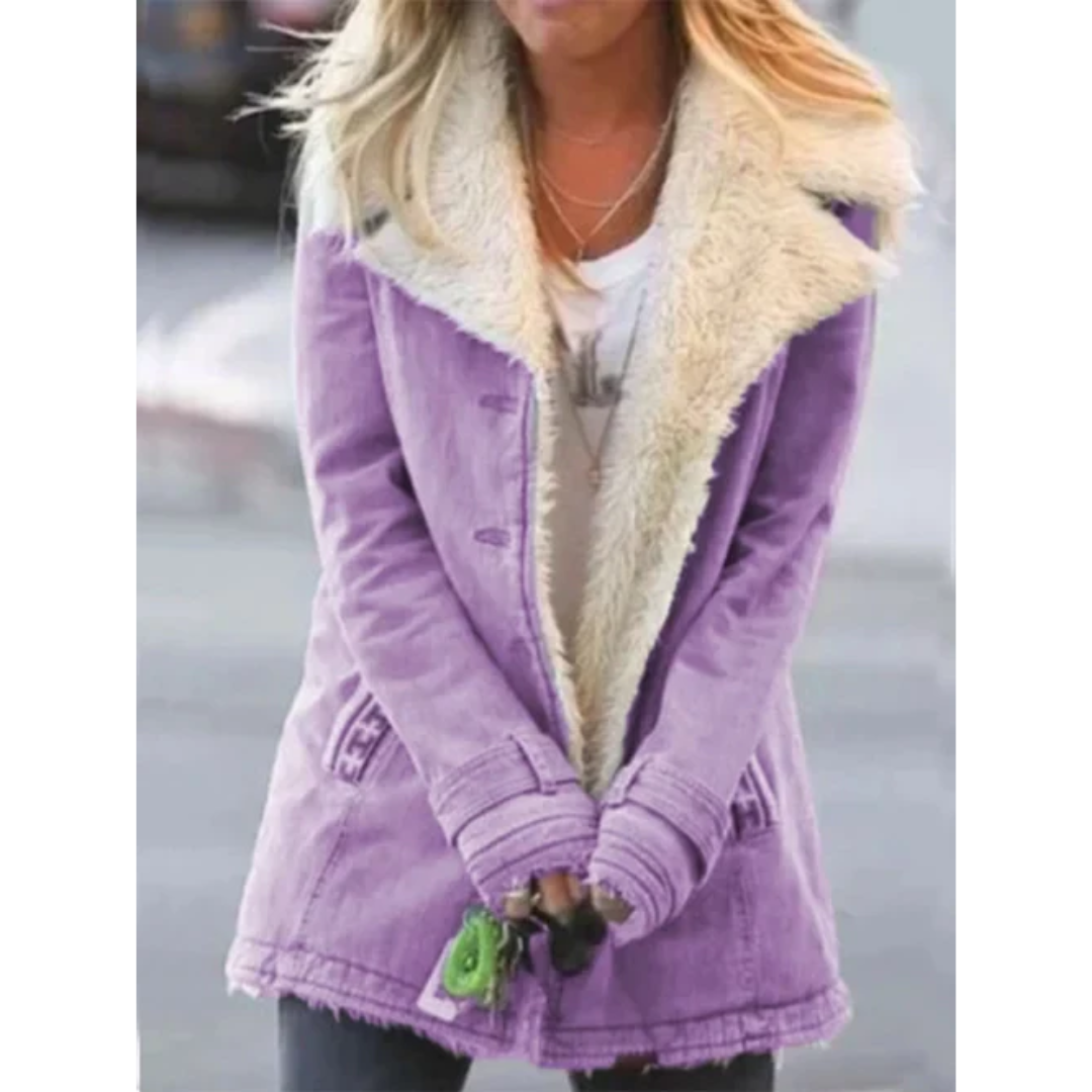 Veste en laine violette pour femme, style décontracté, avec col en fourrure blanche, manches longues, idéale pour l'hiver et la mode urbaine.