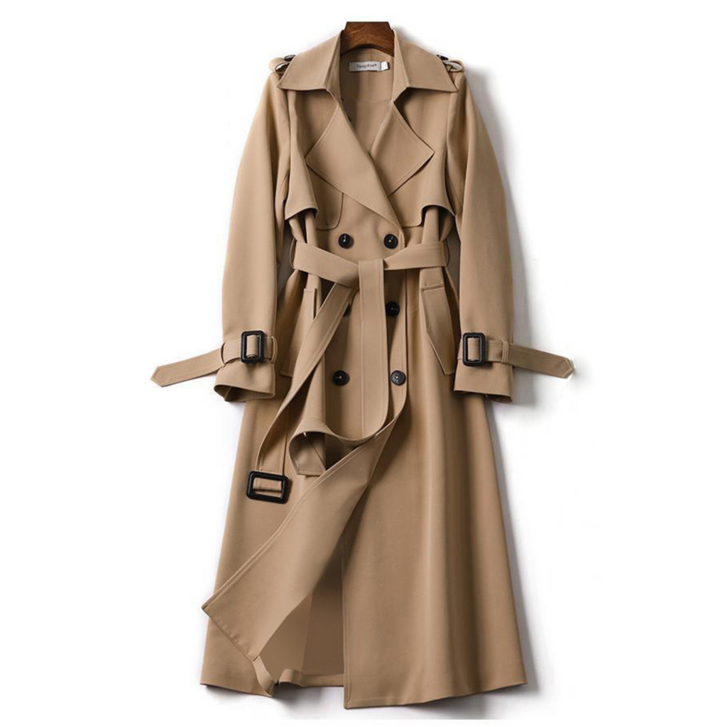 Trench-coat beige élégant avec ceinture, boutons noirs et épaulettes, suspendu sur cintre en bois. Mode automne-hiver, vêtement classique intemporel.