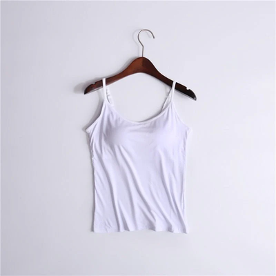 Camiseta de tirantes para mujer con sujetador incorporado: sujeción y comodidad sin costuras. 
