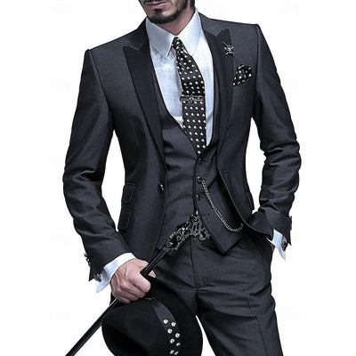 Traje de lino de tres piezas para hombre: blazer, chaleco y pantalón de vestir.