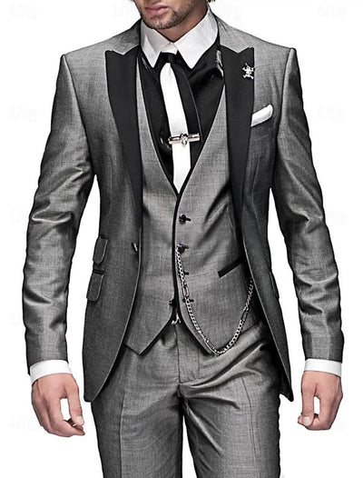 Traje de lino de tres piezas para hombre: blazer, chaleco y pantalón de vestir.