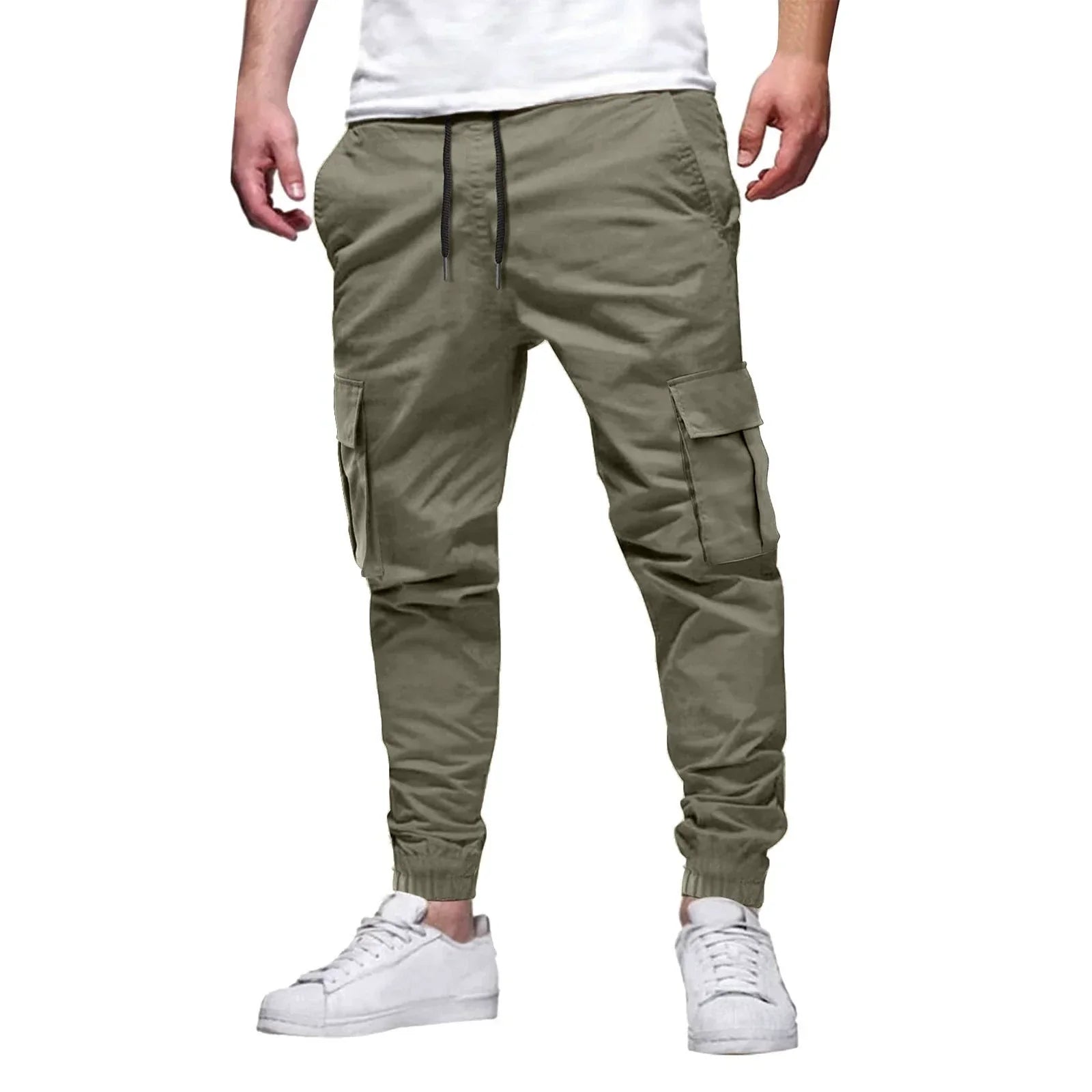 Pantalon cargo homme kaki avec poches latérales, cordon de serrage, coupe décontractée. Mode masculine, style urbain, confort quotidien.