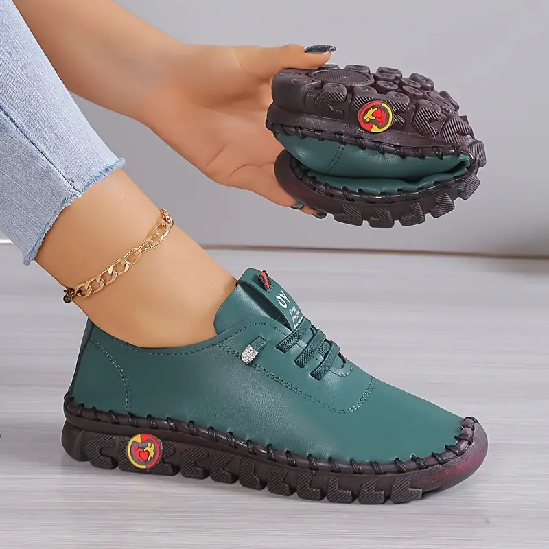 Chaussures vertes en cuir souple pour femme, semelle antidérapante, flexibles, confortables, idéales pour la marche, style décontracté.