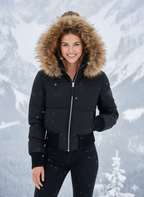 Sort dunjakke med hætte og kunstpels til kvinder