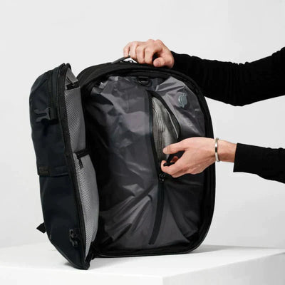 Mochila antirrobo de 60 l con compresión al vacío