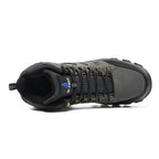 Chaussure de randonnée noire et grise vue de dessus, semelle robuste, lacets noirs, idéale pour trekking, activités extérieures, confort et durabilité.