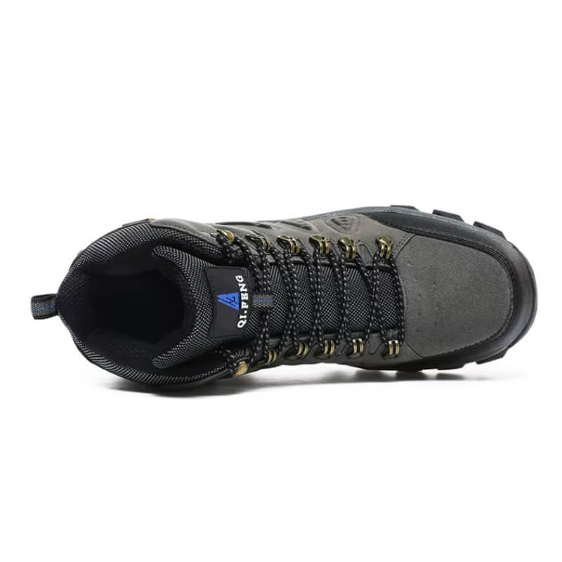 Chaussure de randonnée noire et grise vue de dessus, semelle robuste, lacets noirs, idéale pour trekking, activités extérieures, confort et durabilité.