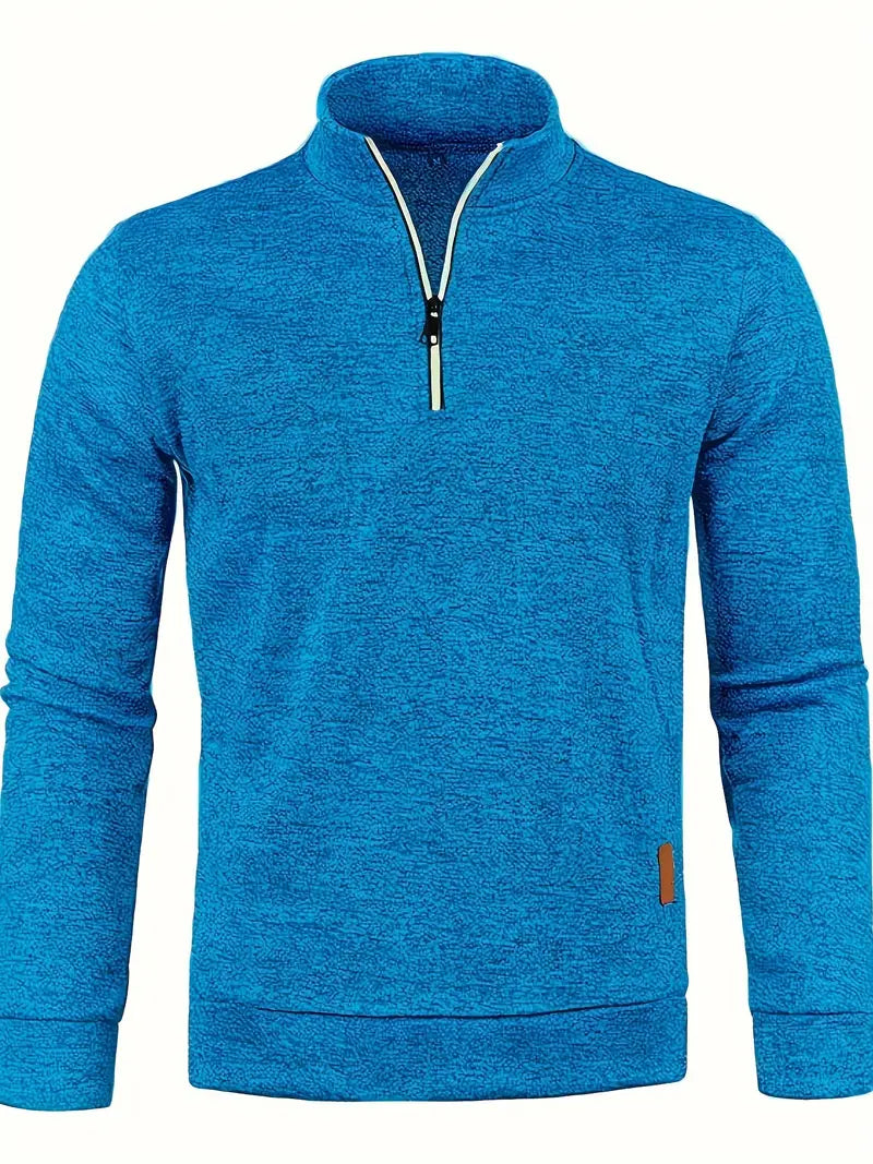 Pull bleu à col zippé pour homme, manches longues, style décontracté, tissu texturé, idéal pour l'automne et l'hiver. Mode masculine tendance.