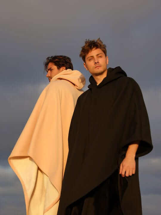 Lazuljon el puha és súlyozott kapucnis pulóverünkkel